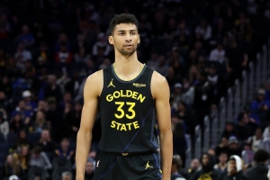 都在等你上双！双向球员莱昂斯5中3拿9分8板 最后两罚不中