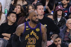 再输要掉到附加赛了！湖人被太阳绝杀遭遇三连败 两队仅剩1胜场差