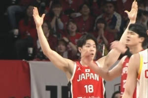 延迟响哨马场雄大5犯离场！日媒：莫名其妙难以接受 断送反扑希望