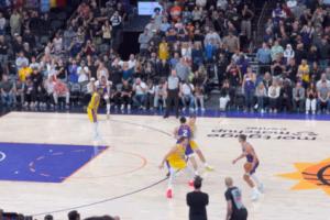 战术太有针对性！阿伦轻松突破东契奇 奥尼尔45°三分斩杀！