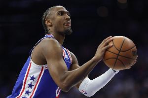 能攻善传！马克西26中9砍下28分11助5断 升至队史三分榜首