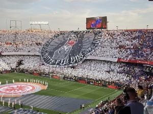 官方：法兰克福球迷共出现11起不当行为，俱乐部将被罚款440250欧