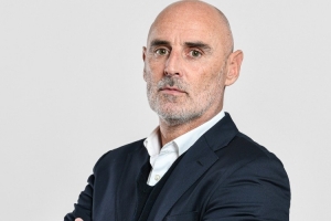 记者：海港今天举办新赛季出征仪式，外援先租后买降低投资风险