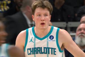 历史级神射！克尼佩尔新秀赛季已轰206个三分 追平历史纪录