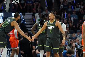 狼记：至少还有另一支球队对李凯尔感兴趣 但他最终选择了森林狼