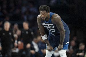 好好总结！兰德尔全场不在状态 出战31分钟10投仅1中&三分3中0