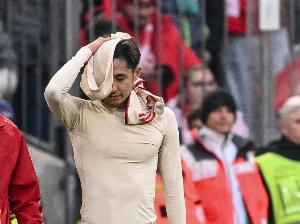 拜仁官方：26岁日本后卫伊藤洋辉右腿筋肌纤维撕裂，将暂时缺阵