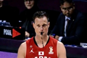 FIBA称中国队是“偷走”了胜利？那几个不要脸的裁判不鬼鬼祟祟吗