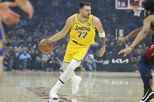 效率可以！东契奇首节7中5贡献12分2断 三分2中1