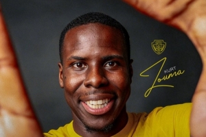 官方：31岁法国中卫祖马自由身加盟迪拜祈祷