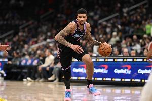 13分15板！阿德巴约：韦尔闭着眼都能拿两双 攻防都能帮到球队