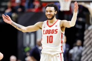 直播吧：再签名宿之子 北控队签下小豪斯！