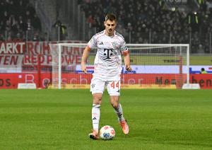 斯坦尼西奇：我不明白裁判为何不向施洛特贝克出示红牌