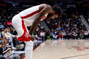 手感全无！伊森半场4中0一分未得拿到6篮板 三分2中0