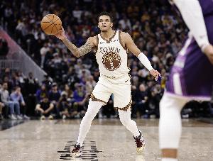 勇士官方：理查德右脚踝扭伤 提前退出与湖人的比赛