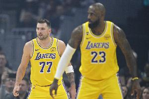福利局？ESPN预测明日胜率：背靠背的湖人75.2% 国王24.8%