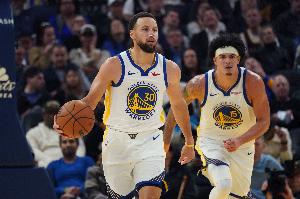 桑托斯：库里在场上能改变一切 给我们年轻人创造了更多自由