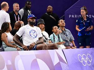 LBJ：女儿陪我打客场感觉很特别 我们一起去了恶魔岛和金门大桥