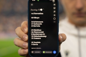 别出心裁！乌迪内斯用手机屏幕公布对阵佛罗伦萨首发阵容
