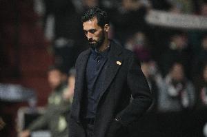 联赛2连败落后榜首巴萨4分！阿斯：皇马几乎已经退出争冠