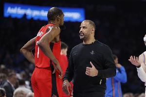 进步1场也是进步！火箭前60场战绩38胜22负 比上赛季多赢1场！