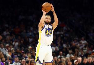 史蒂芬森：库里改变了篮球运动 现在的孩子都想多投篮&连我都想