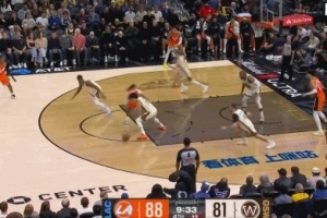 5个失误了！加兰单打再被抢断 勇士连续反击迅速迫近比分