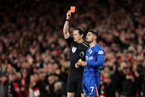 内托不知吃到第1张黄牌？英媒：主裁判举牌时间很长足以让他知道