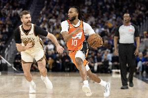 小卡：加兰首秀打得很棒 有侵略性&能投中空位/防中锋时也很积极