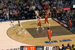 请神请到库里了？波杰姆斯基底角三分再中 个人已经轰下20分