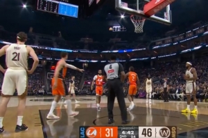 开张了！加兰强攻造成杀伤 罚球拿到快船生涯首分