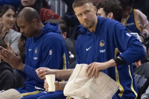 查不出原因？科尔：勇士医疗团队正与波津合作查病因 这有点神秘