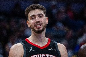 申京：我们面对年轻球队一直不够专注 赛季末要专注并保持动力