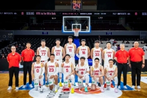 余嘉豪晒照：感恩 繁华时不凑热闹 低谷时绝不退场 ​​​