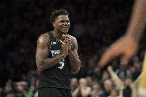 爱德华兹：我正处于生涯最快乐的时光 感觉到我们越来越团结