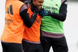 库尔图瓦祝福罗德里戈：加油，我的朋友！我们都会支持你，帮助你