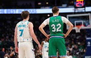 黄蜂主帅谈最佳新秀：这没什么悬念 克尼佩尔攻防两端都表现出色