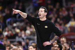 雷迪克：斯玛特和海斯本场改变了比赛走势 让我们占据主动