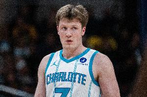 不在状态！克尼佩尔14中6拿到13分6板5助 三分7中1