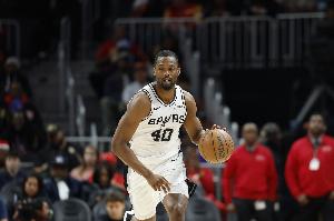 哈里森·巴恩斯因脚踝酸痛缺席今天比赛 连续364场出战纪录中断！