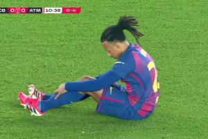 孔德11分钟无对抗主动将球踢出界外，因伤被巴尔德换下