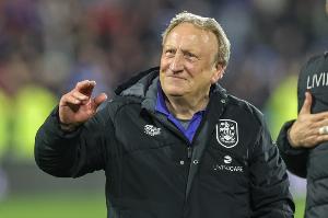 77岁老帅沃诺克谈回归教练席：不知道会干多久，激动得浑身僵硬