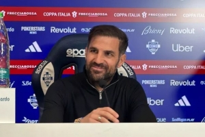 小法：巴斯托尼被嘘？他以后会是意大利队长，他肯定会挺过去的