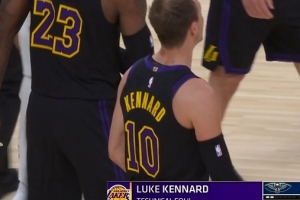 难得一见！肯纳德被吹防守犯规 抱怨判罚被追加技犯