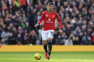 卡塞米罗:中场球员需关注每个人的动作 很喜欢踢球时的斯科尔斯