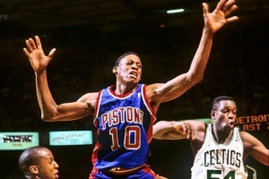 1992年的今天：罗德曼狂揽34个篮板 创个人职业生涯最高纪录