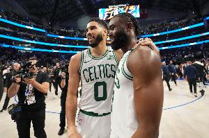 塔图姆复出破坏化学反应？路威：不会 双探花从不纠结谁是老大