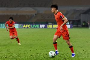 安布罗西尼：王钰栋留在中国踢球是正确选择，他需要积累更多经验