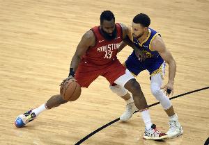 单赛季402记三分！库里谈哈登曾逼近三分纪录：我确实有点紧张