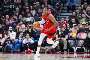 状态不俗！巴雷特半场7中5高效拿下14分3板1帽 次节独得10分